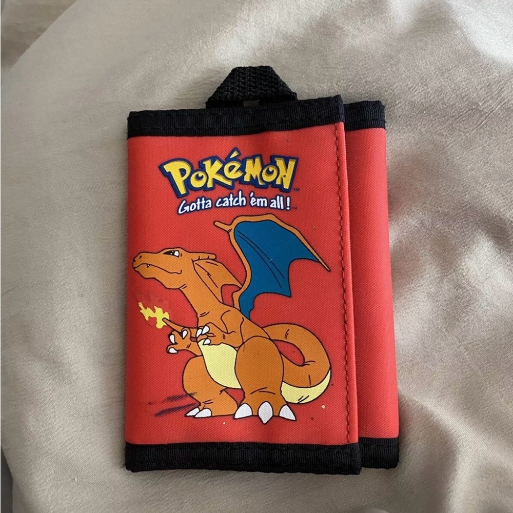 vintage official nintendo pokemon charizard wallet RARE